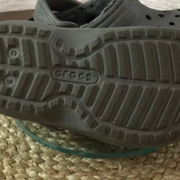 CROCS CLOG LITTLE KIDS AGE 5 SIZE C9 DUAL COMFORT  CLASSIC LINED CROCS - Picture 4 of 5